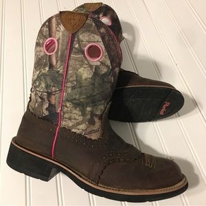 Ariat Cowgirl boots